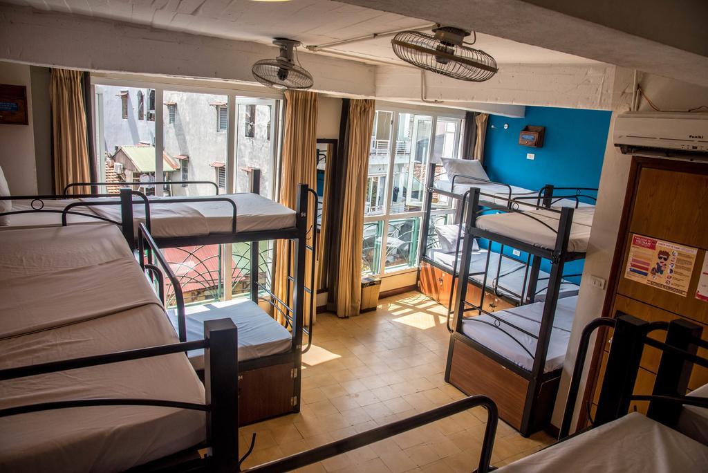 Bed in een Gemengde Slaapzaal met 10 Bedden